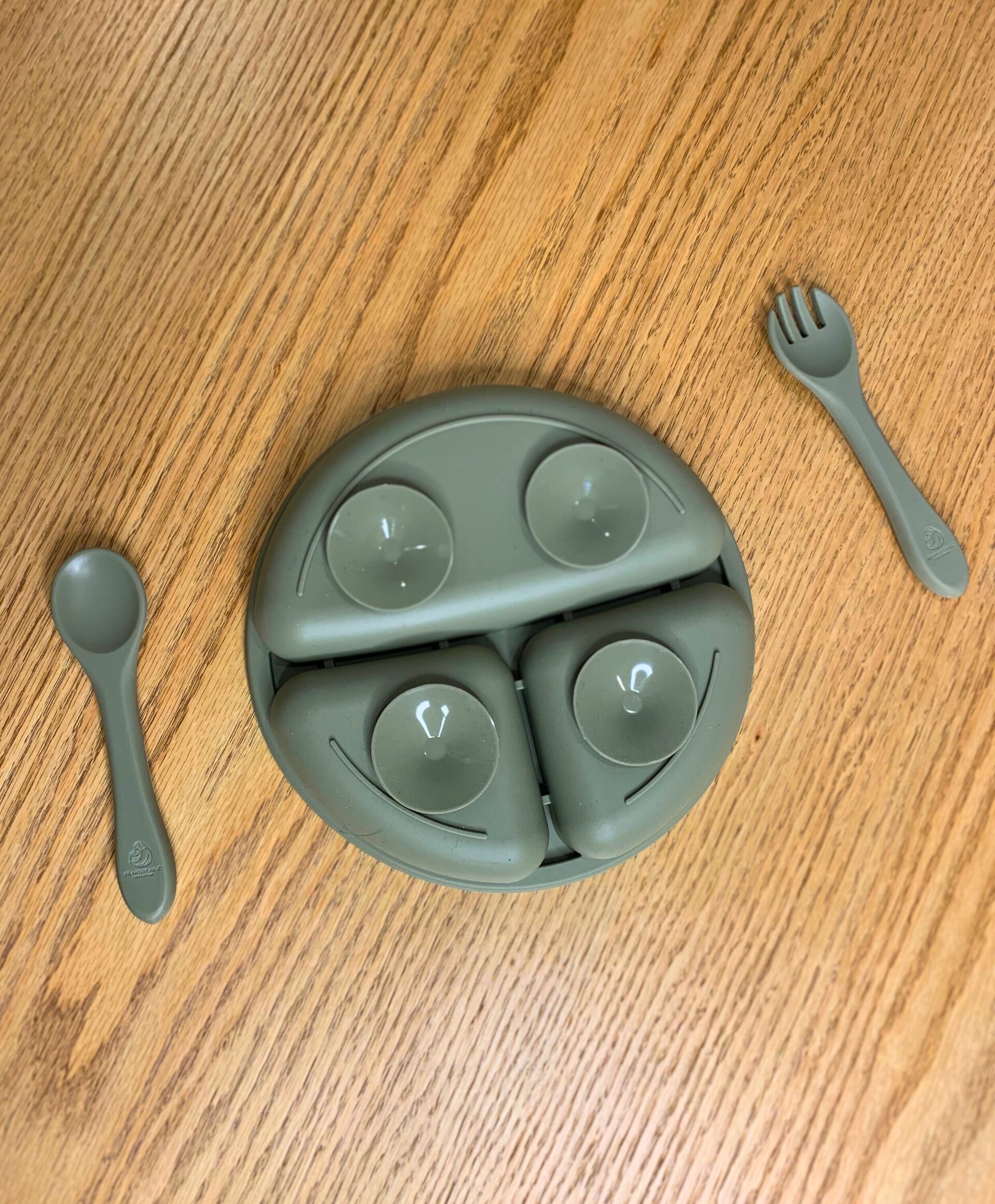Set de plato, cuchara y tenedor de silicona orgánica para bebé - 4